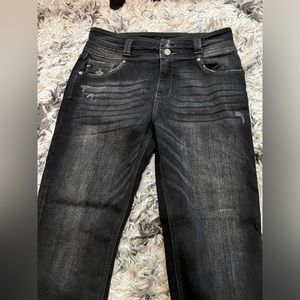 Kancan new condition black distressed jeans with 3 buttons and a zipper closure